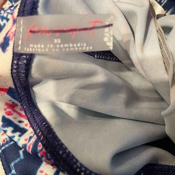 New Free People Movement Ashford Lose Control Butterfly
Waist Leggings XS,S,M - Picture 11 of 11